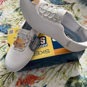 Skechers Women Hands Free Slip-Ins